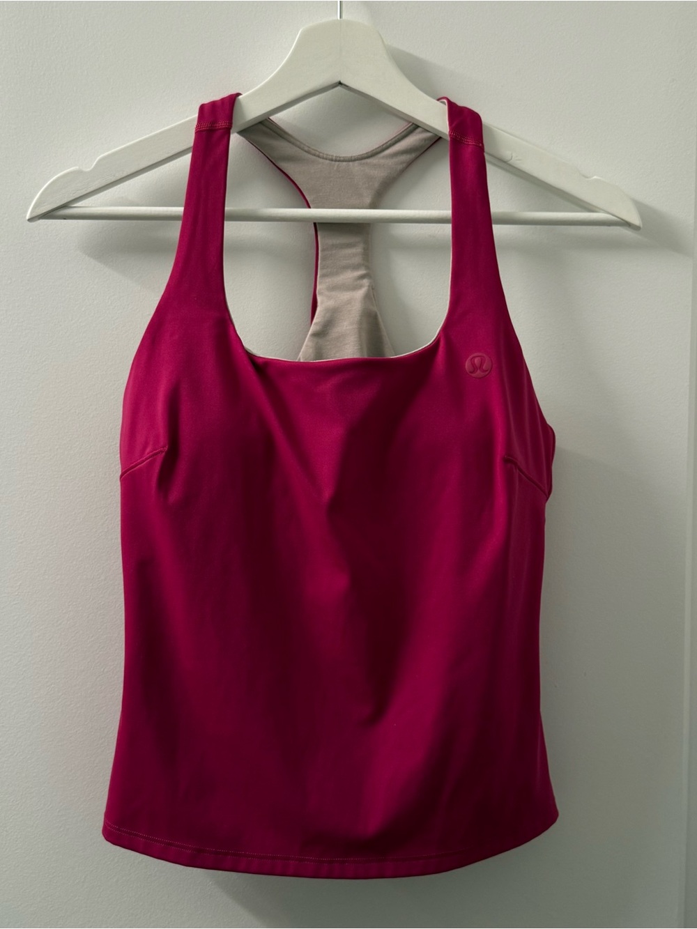 Lululemon lightweight tennis tank with built-in bra